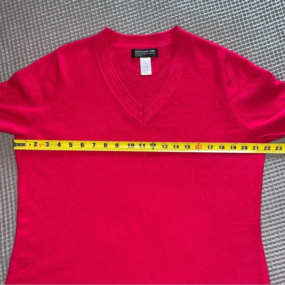 Jones NY 100% Cashmere Red Sweater - Picture 8 of 8